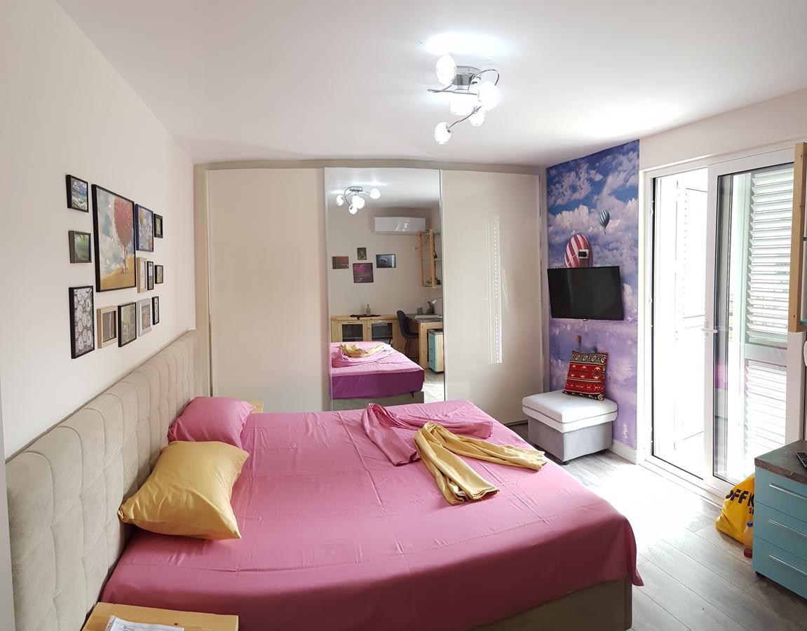 Absolute Blloku Apartment Тирана Экстерьер фото